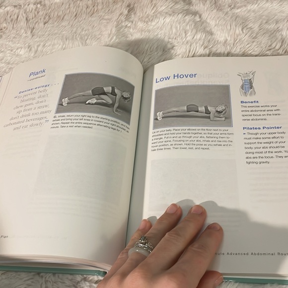 Pilates Hardback Exercise Fitness Workout Plan Book! EUC! Body Makeover! Health! - Picture 8 of 11